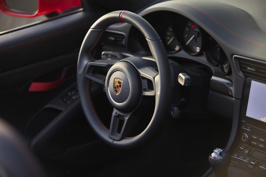 Панель приборов Porsche 911 Speedster (991) 2019 года  (WW) (фото 44 из 54)